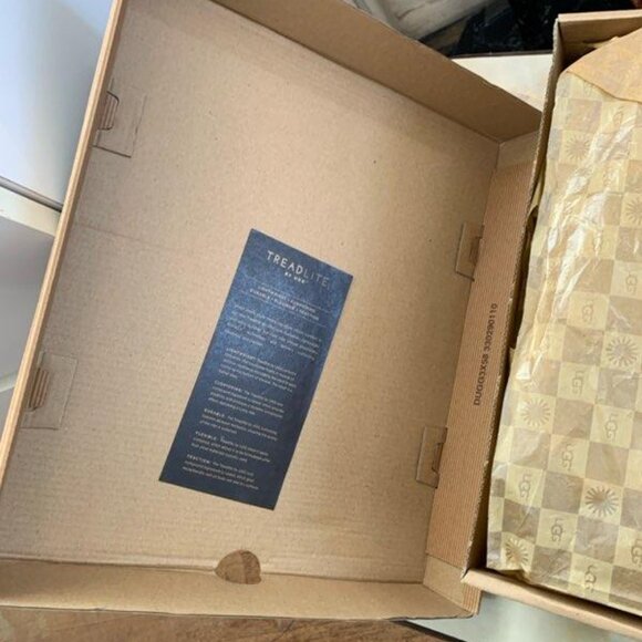 New UGG Women' Classic PATTEN boots CHESTNUT 1006011 SHEEPSKIN SIZE 7b medium - Picture 9 of 11